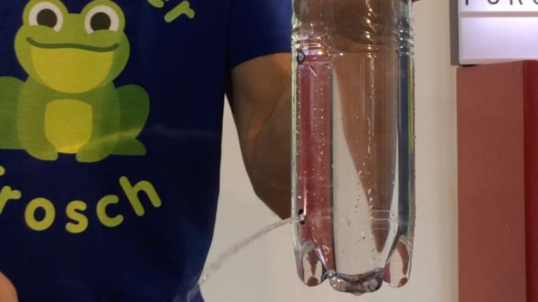 Experiment: Löcherflasche