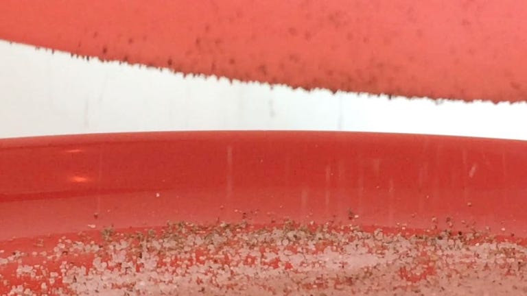 Experiment: Pfeffer und Salz trennen